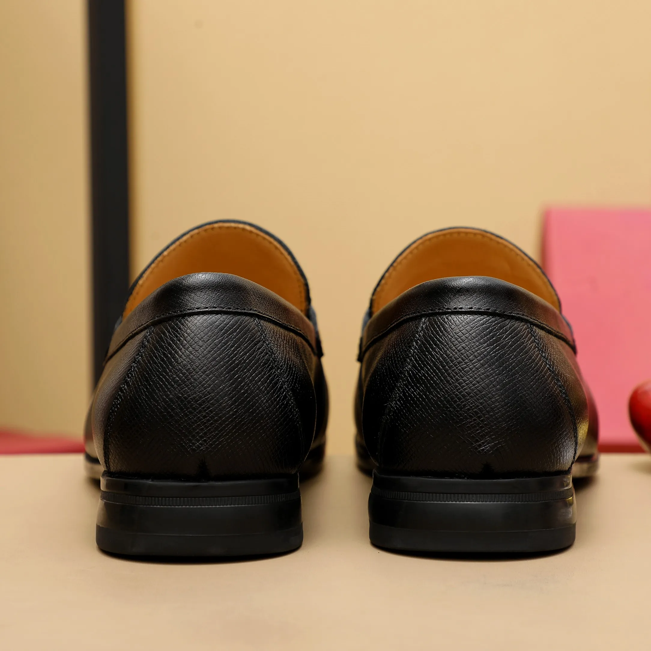 Men's clothing and shoes 💰460 🔥Ferragamo's new men's casual slip-on shoes🇨🇳Official website original 1:1 mold opening, original quality💯Fine workmanship, high-end luxury☘The upper is made of imported Italian first-layer cowhide🌴Luxury🐂leather lining🍓Rubber wear-resistant and non-slip outsole, breathable and comfortable to wear🍍The first choice for high-end men, black, size 38-45